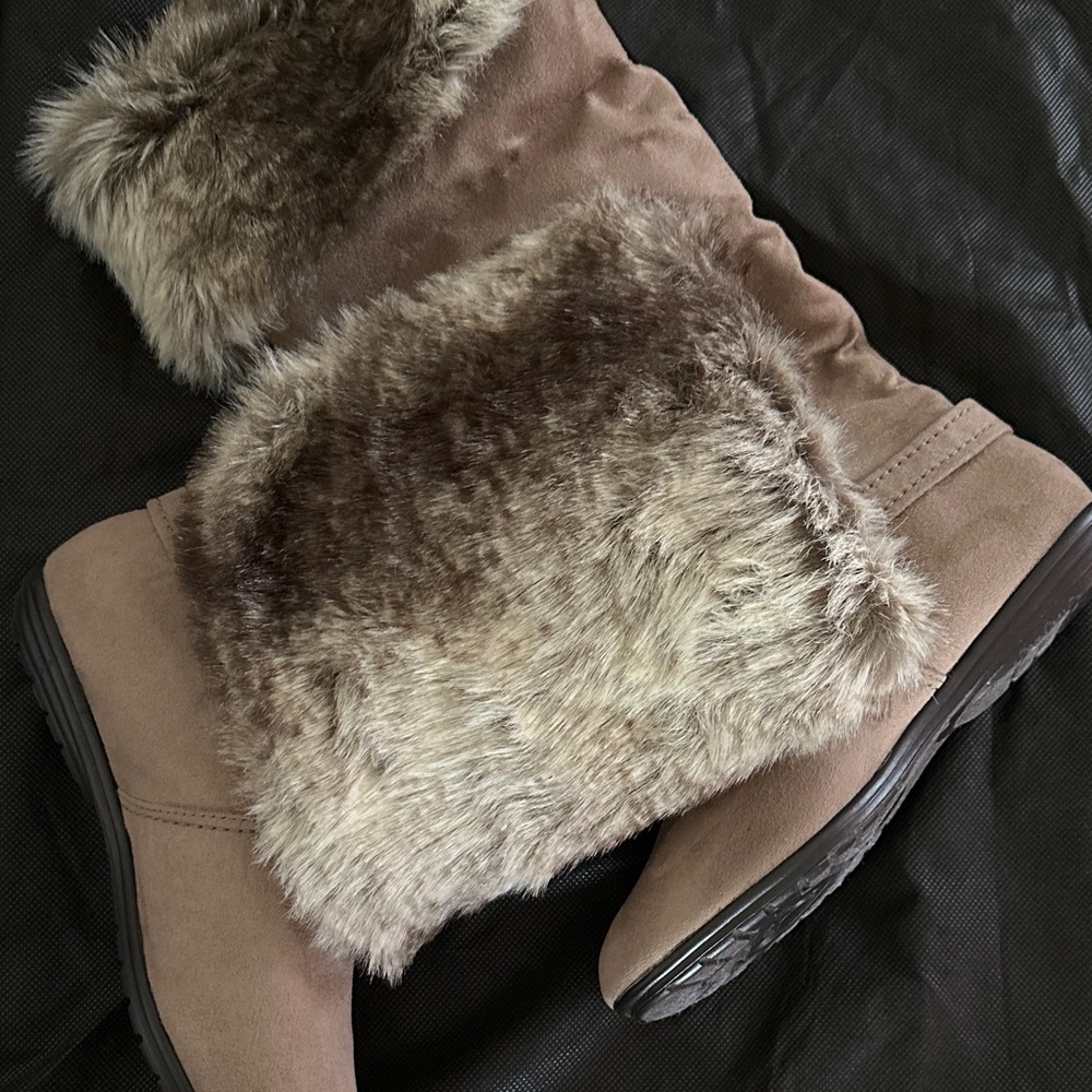 Elegant Tan and Brown Faux Fur Winter Boots
